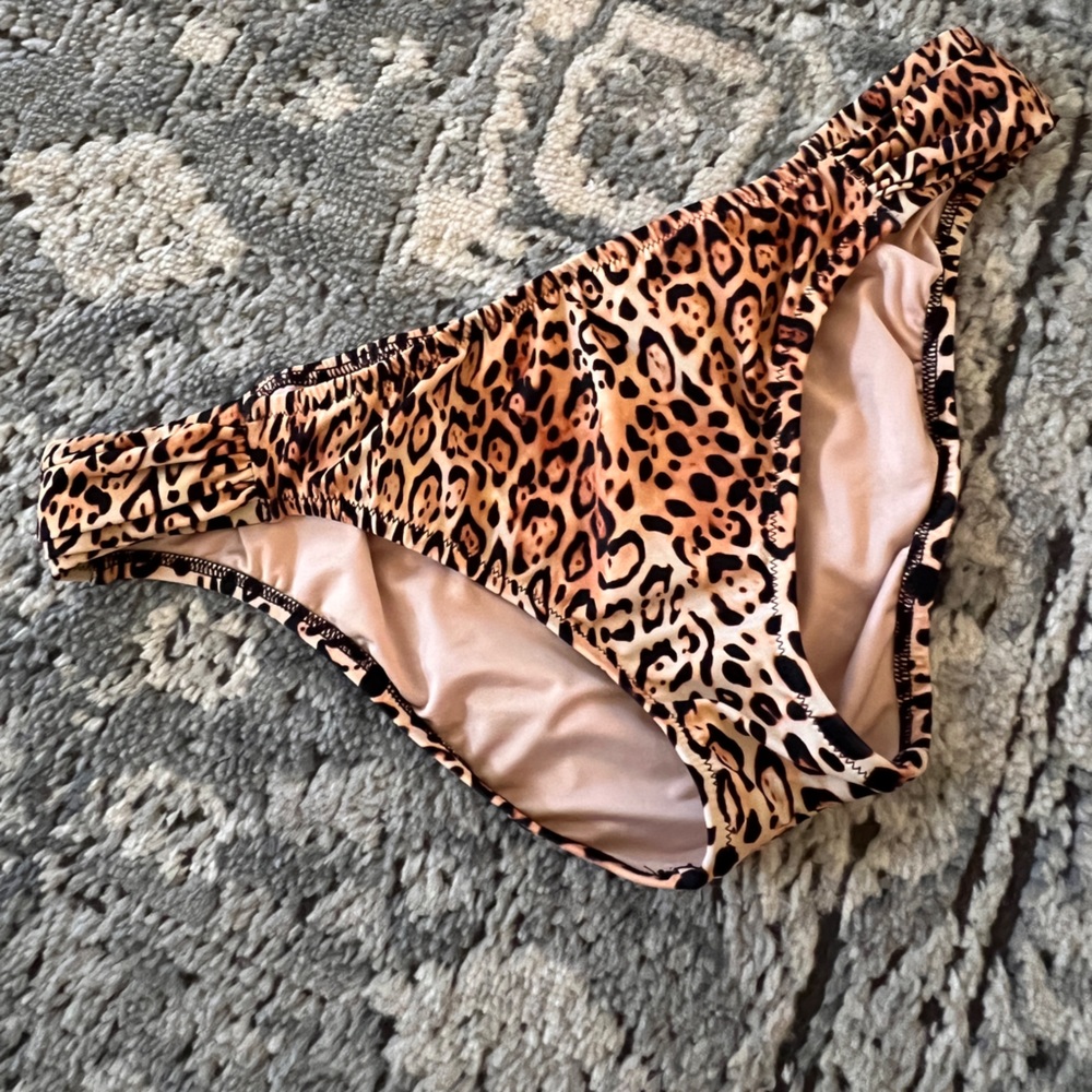 Victoria’s Secret Leopard Print Havana Hipster Swim Bottom size XL ruched